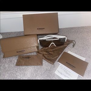 Burberry glasses never worn